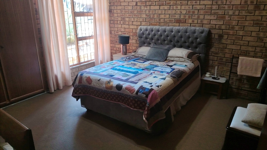 4 Bedroom Property for Sale in Wilkoppies North West